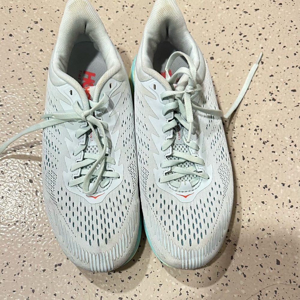 Hoka size 7.5